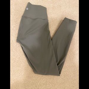 Lululemon Wunder Unders 25” Size 2 Sage Gray